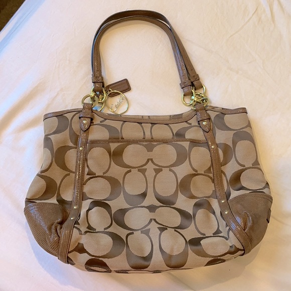 Genuine Coach Shoulder Bag - Picture 2 of 8